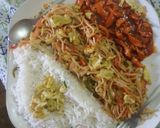 A picture of step 3 of Sinaporian rice.