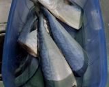 Foto langkah ke 1 dari resep Ikan Salem Lempah Kuning.