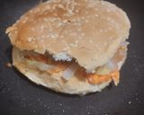 Foto del paso 7 de la receta: Sándwich🥯cremoso🧀🥛de zanahoria🥕y cebolla🧅🥐🧀