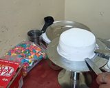 2 टायर किट कैट गेम्स चॉकलेट केक रेसिपी चरण 18 फोटो