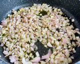 Une image de l'étape 1 de Petits pois aux œufs pochés – recette Portugaise.