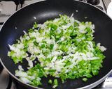 Foto del paso 2 de la receta Berenjenas rellenas de Jamoncitos de pollo 🍆🍗