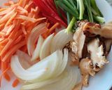 Foto langkah ke 1 dari resep Japchae (Stir fry-Korean Glass noodles).