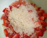 Foto langkah ke 1 dari resep Strawberry Cheese Pudding.