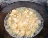 Foto langkah ke 2 dari resep Nasi Bakmoy Tahu Sosis.
