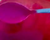 A picture of step 3 of Falsa Popsicles.