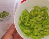 Foto langkah ke 5 dari resep Tumis Pare Petai dan Teri.