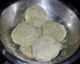 A picture of step 3 of Oats tikki burger.