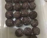Foto langkah ke 2 dari resep Chocolate truffles with cake batter.