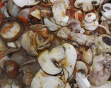 Foto del paso 4 de la receta: Conejo a la cazadora con ciruelas pasas y orejones
