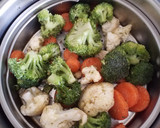 Foto del paso 1 de la receta: Tres delicias (brócoli, zanahoria, coliflor) de la mía m'ama