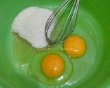 Foto langkah ke 2 dari resep Bolu pisang kukus pandan (no mixer).
