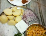 A picture of step 1 of Potato rice bullet.