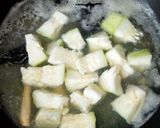 Foto langkah ke 2 dari resep Bobor Kangkung Labu Air.