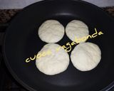 Foto del passaggio 4 della ricetta Focaccine in Padella (senza Uova)