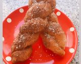 Foto langkah ke 5 dari resep Kkwabaegi (korean twisted donuts).