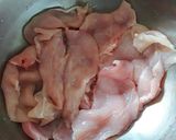 Foto del paso 1 de la receta: Feletes de pollo marinados en jengibre, cardamomo y cúrcuma