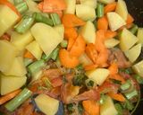 A picture of step 4 of Vegetable rice.