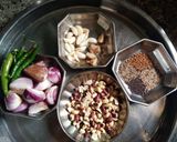 भरवा करेला(बिटर ग्राउंड) (Bharva karela(bitter ground) recipe in hindi) रेसिपी चरण 2 फोटो