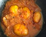 A picture of step 4 of Dum aloo.