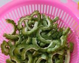 Foto langkah ke 1 dari resep Tumis pare.