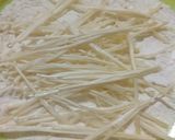 Foto langkah ke 2 dari resep Jamur enoki krispi.