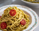 Foto del paso 4 de la receta: Árbol navideño de espaguetis al pesto🎄
