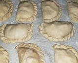 Foto del paso 3 de la receta: Empanadas de cebolla, tomate y queso