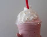 Strawberry frappuccino recipe step 2 photo