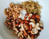 खजूर ड्रायफ्रूटस लाडू रेसिपी (khajur dry fruits ladoo recipe in marathi) रेसिपी स्टेप 1 फोटो