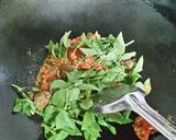 Foto langkah ke 2 dari resep Sambal kemangi ampela, Hati ayam.