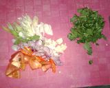 Foto langkah ke 3 dari resep Tumis sayur sop simple.