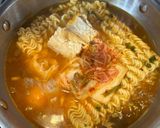 Hình bước làm 1 của món Mì Bò Trứng Kim Chi
