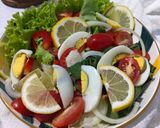 Foto langkah ke 3 dari resep Vegetable Salad with Lemon Honey Dressing.
