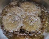 इन्स्टंट खुसखुशीत बटर चकली (butter chakali recipe in marathi) रेसिपी स्टेप 5 फोटो 