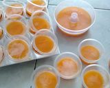 Foto langkah ke 3 dari resep Puding Susu Lapis Mangga.