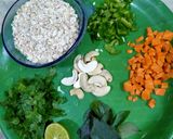 A picture of step 1 of Oats Upma.