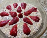Foto del paso 4 de la receta: Pastel de frutillas fácil - frutillas en flor 🍰🌸