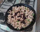 Foto del paso 5 de la receta: Tarta agridulce de pollo y durazno con ciruelas pasas
