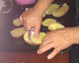 Foto del paso 2 de la receta: Papas rellenas con choclo y queso