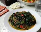 Foto langkah ke 2 dari resep Tumis Pedas Daun Singkong.