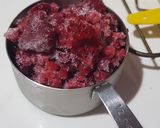 A picture of step 3 of Berry Creamy Popsicles.
