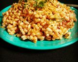 A picture of step 2 of Bengali Jhalmuri.