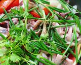 A picture of step 4 of Stir-Fried Cuttlefish.