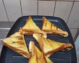Foto langkah ke 5 dari resep Roti Bakar Simpel Isi Coklat.