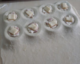 Foto del paso 3 de la receta: Sorrentinos caseros rellenos con jamón, ricota y queso