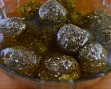 Bolitas de queso en aceite de oliva (Shanclish) Receta de Fabio Talibs-  Cookpad