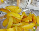 Foto langkah ke 3 dari resep Potato Wedges.