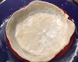 Une image de l'étape 3 de Tarte aux prunes Ruby et noix de pécan.