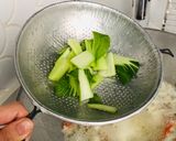 Gambar langkah 3 resipi Sawi Tumis Air Pecah Telur.